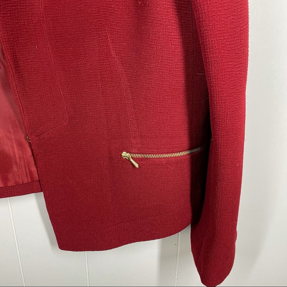 Tahari Deep Red Textured Mandarin Collar Blazer With Gold Accents 10 Petite - Picture 3 of 5